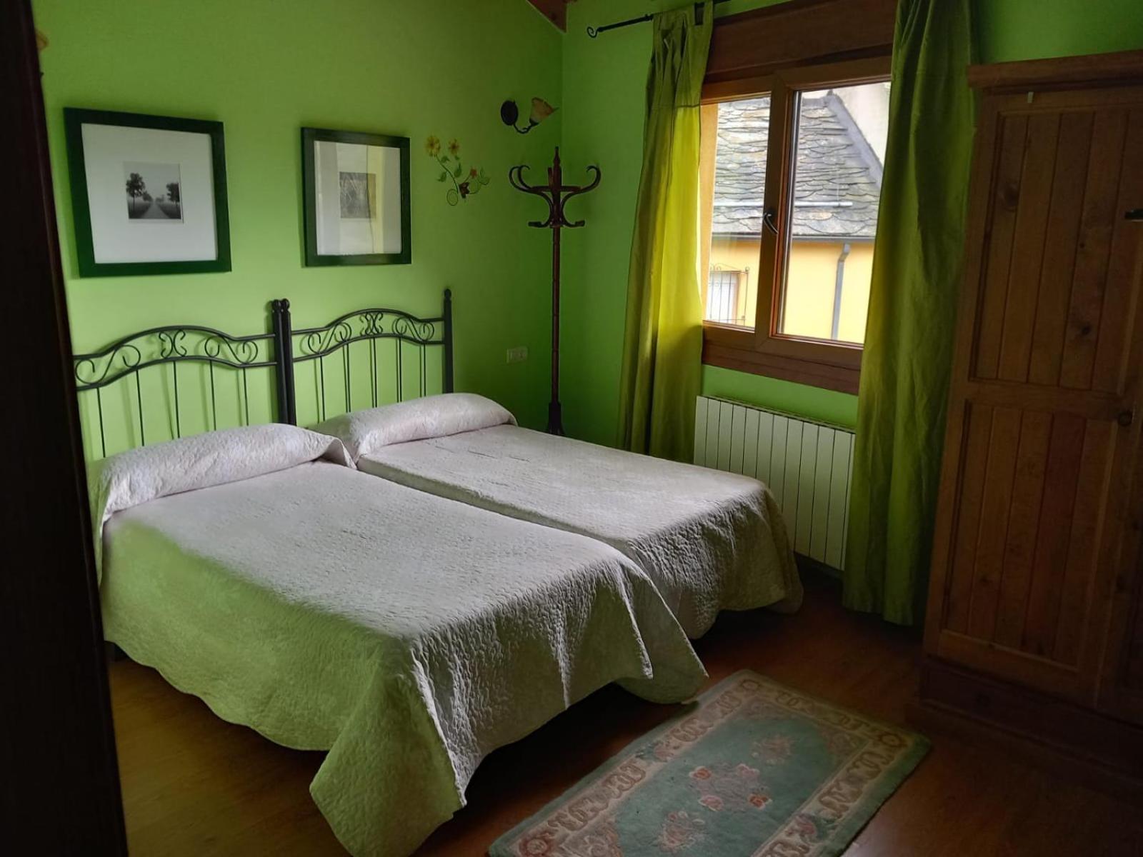 Casa Rural La Fuente Tejedo del Sil エクステリア 写真
