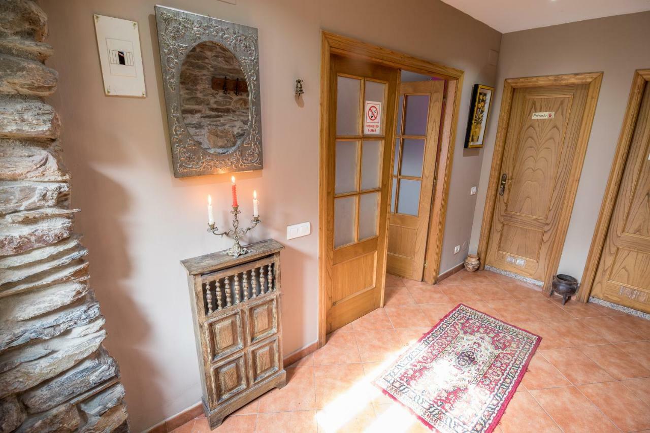 Casa Rural La Fuente Tejedo del Sil エクステリア 写真
